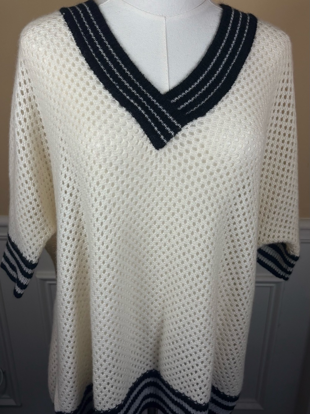 🖤🤍 MINNIE ROSE 100% CASHMERE OPEN-KNIT VARSITY V-NECK SWEATER XS/S